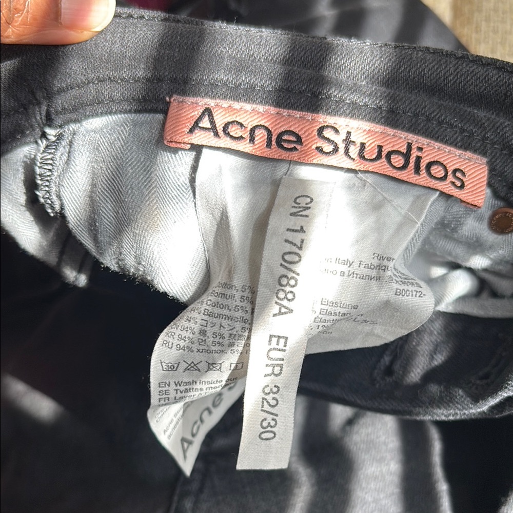 Jeans - Picture 7 of 9